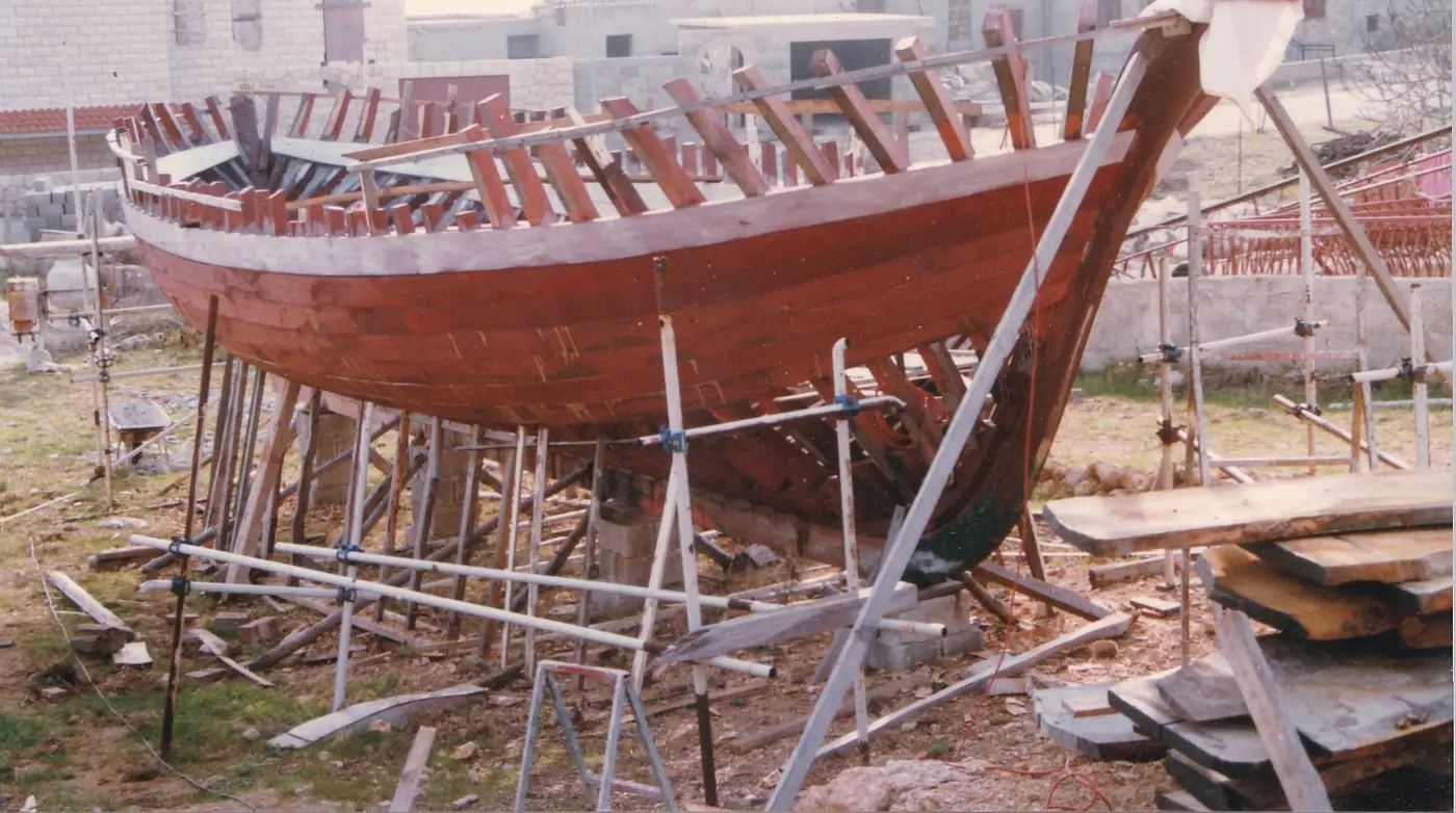 The wooden hull taking shape on the stocks in Bol